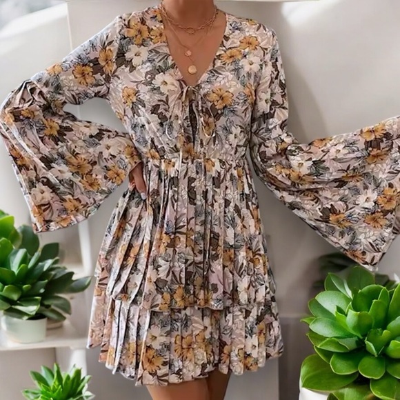 NEW Blush Allover Floral Knot Layered Pleated A-line Dress - Picture 6 of 16